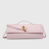 Melanie Clutch con Detalle de Nudo Dorado