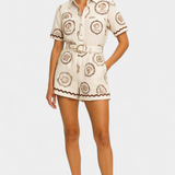 Seashell Mono Camiseta con Detalle de Concha y Botones