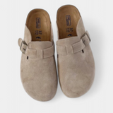 Aubree Zuecos Unisex de Gamuza con Hebilla Ajustable